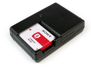 索尼W100数码相机 技术与美学的完美融合，引领数码产品新潮流